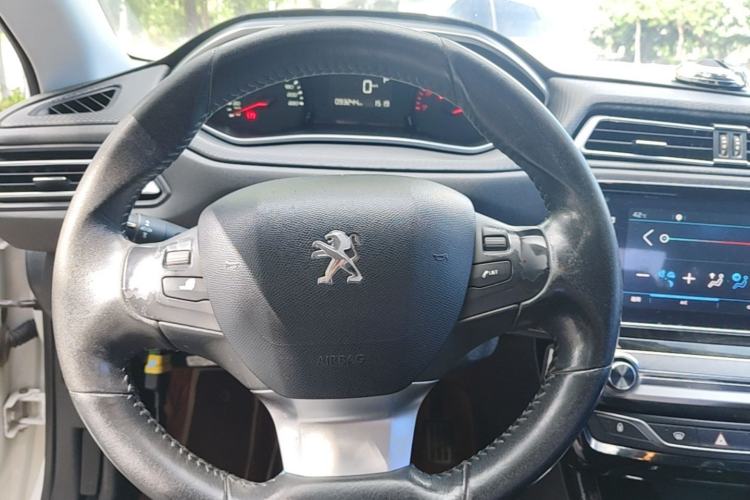 Used Peugeot 308 2016 1.6L Automatic Luxury Edition Steering Wheel