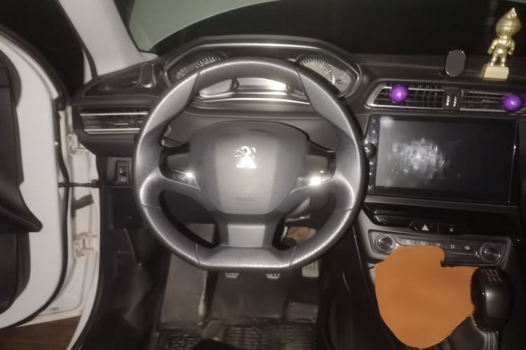 Used Peugeot 308 2016 1.6L Manual Fashion Edition Steering Wheel