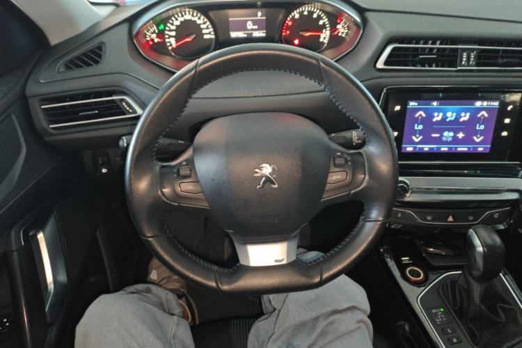 Used Peugeot 308 2016 350THP Automatic Prestige Edition Steering Wheel