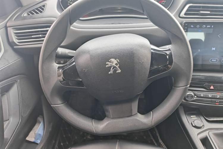 Used Peugeot 308 2016 1.6L Manual Fashion Edition Steering Wheel