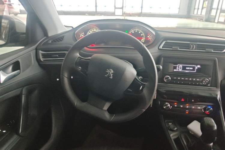 Used Peugeot 308 2016 1.6L Manual Fashion Edition Steering Wheel