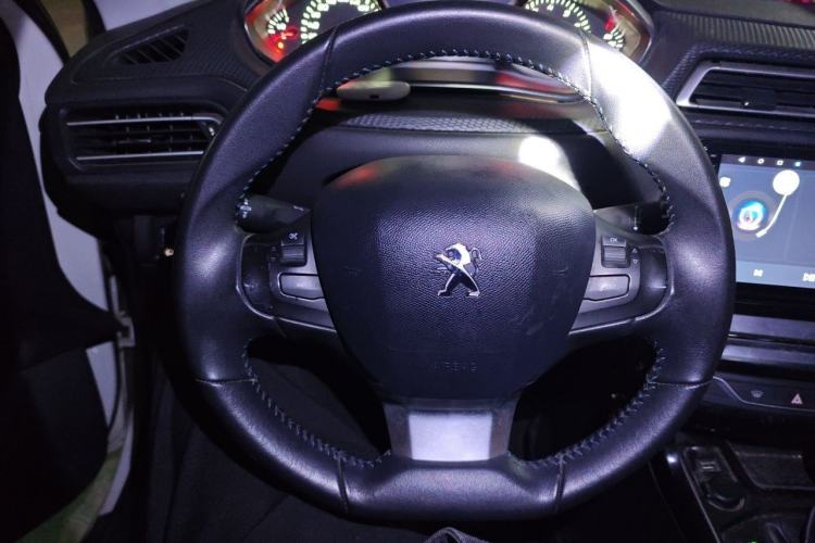 Used Peugeot 308 2016 1.6L Automatic Luxury Edition Steering Wheel