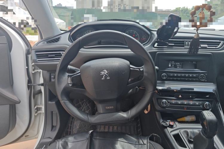 Used Peugeot 308 2016 230THP Manual Fashion Edition Steering Wheel