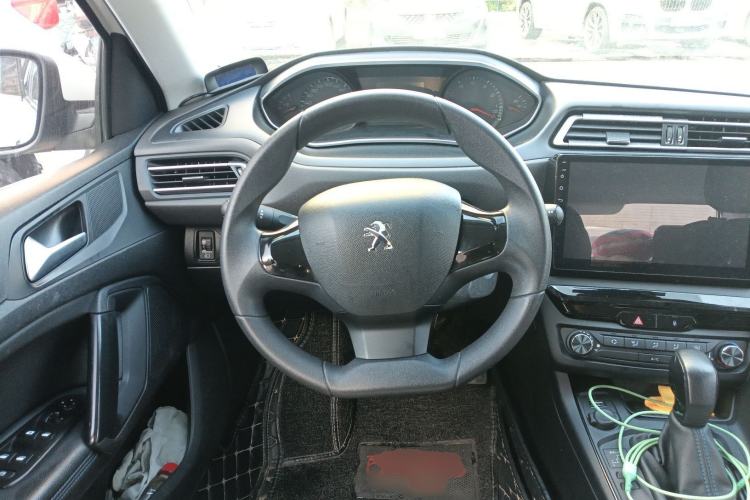 Used Peugeot 308 2016 1.6L Automatic Fashion Edition Steering Wheel