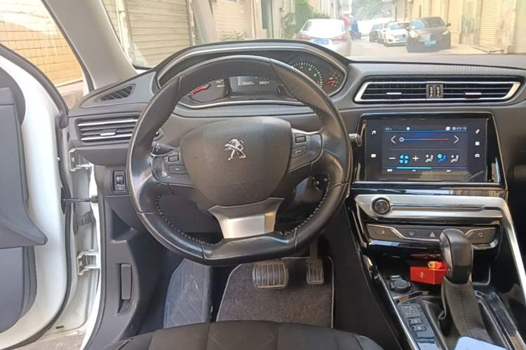 Used Peugeot 308 2016 1.6L Automatic Luxury Edition Steering Wheel