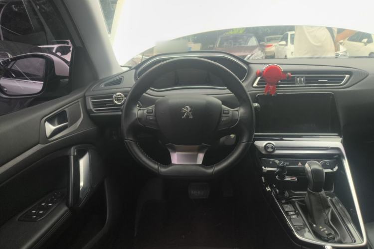 Used Peugeot 308 2016 230THP Automatic Luxury Edition Steering Wheel