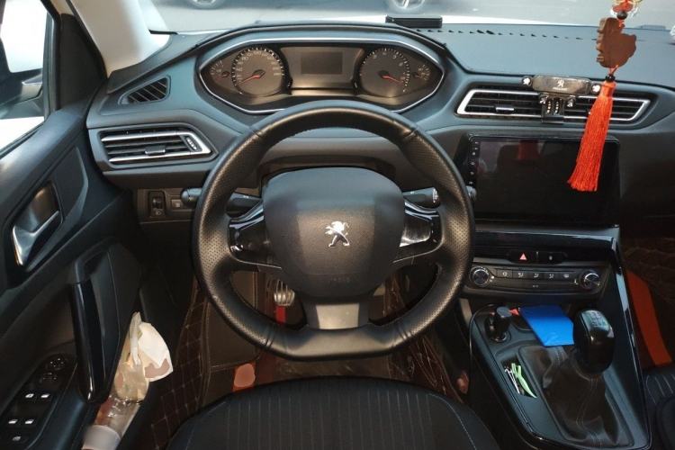 Used Peugeot 308 2016 1.6L Manual Fashion Edition Steering Wheel