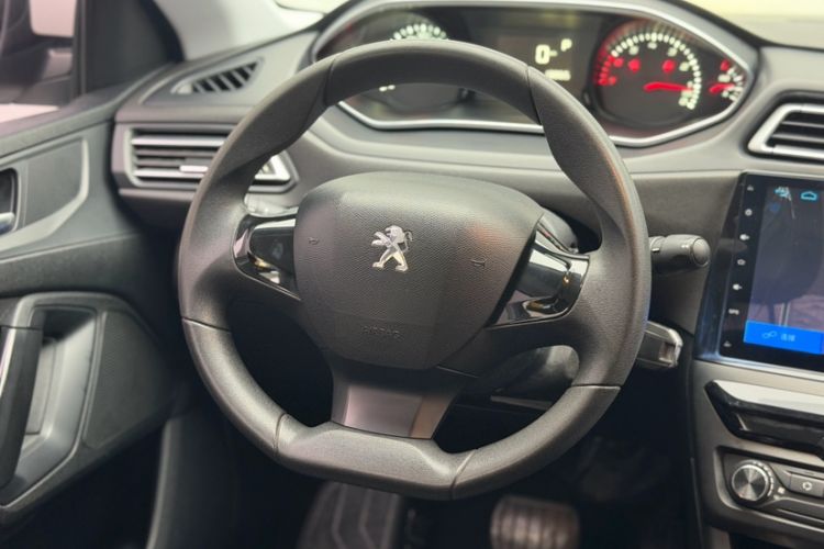 Used Peugeot 308 2016 1.6L Automatic Fashion Edition Steering Wheel