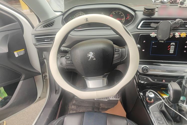 Used Peugeot 308 2016 350THP Automatic Prestige Edition Steering Wheel
