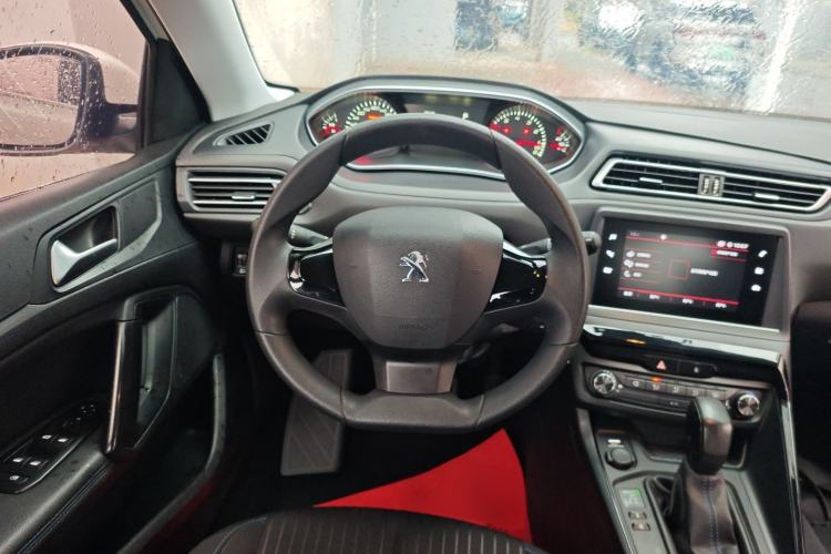 Used Peugeot 308 2016 1.6L Automatic Fashion Edition Steering Wheel