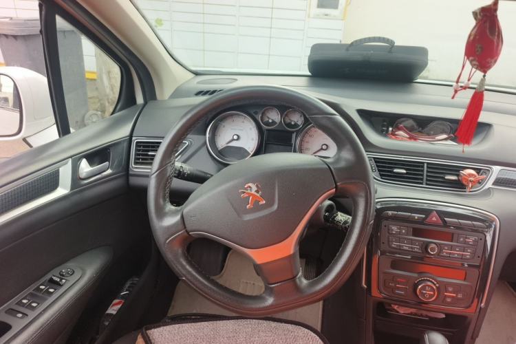 Used Peugeot 308 2016 1.6L Automatic Fashion Edition Steering Wheel