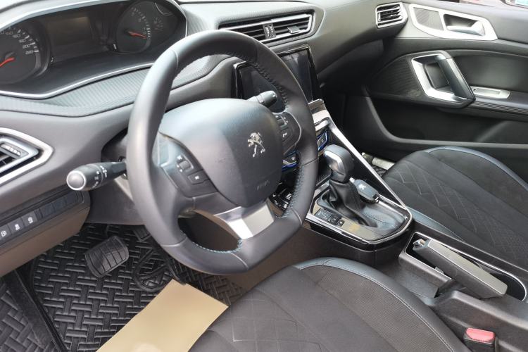 Used Peugeot 308 2016 1.6L Automatic Luxury Edition Steering Wheel