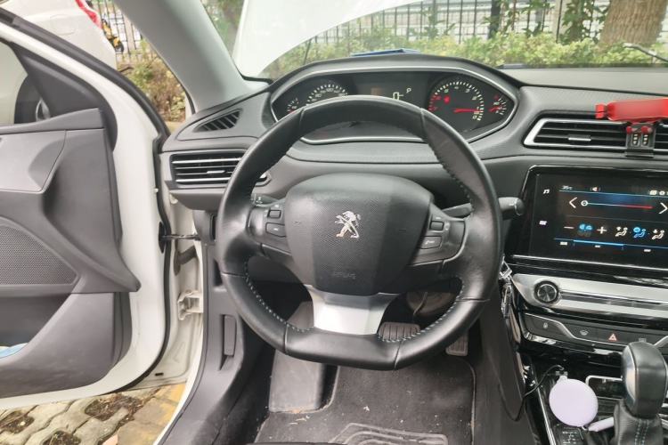 Used Peugeot 308 2016 1.6L Automatic Luxury Edition Steering Wheel