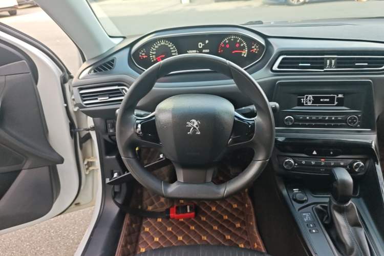 Used Peugeot 308 2016 1.6L Automatic Fashion Edition Steering Wheel