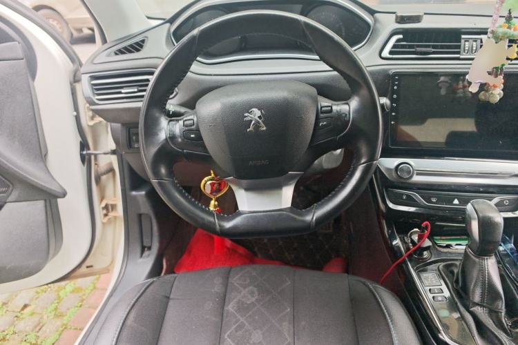 Used Peugeot 308 2016 1.6L Automatic Luxury Edition Steering Wheel
