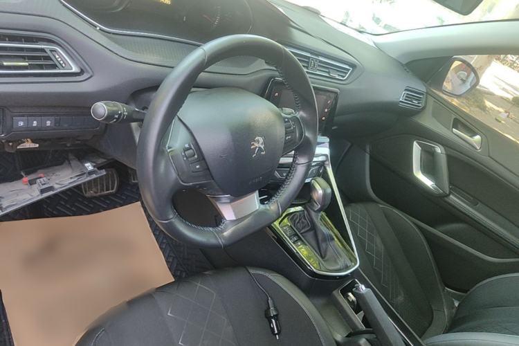 Used Peugeot 308 2016 1.6L Automatic Luxury Edition Steering Wheel