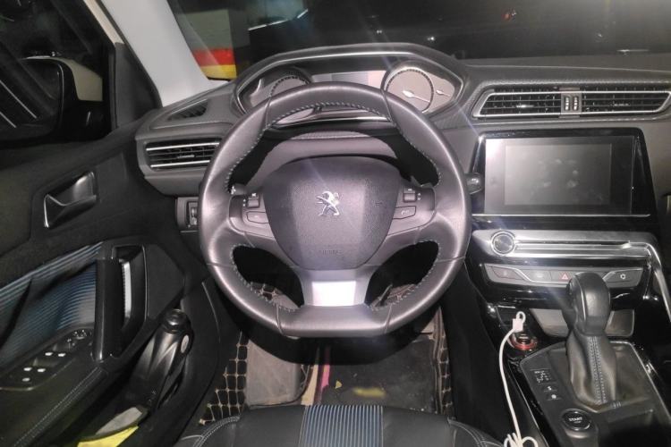 Used Peugeot 308 2016 350THP Automatic Prestige Edition Steering Wheel