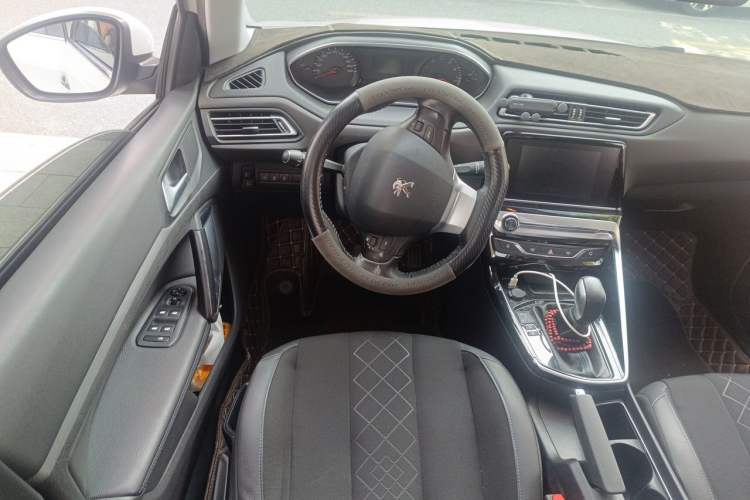Used Peugeot 308 2016 1.6L Automatic Luxury Edition Steering Wheel