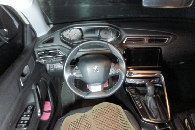 Used Peugeot 308 2016 1.6L Automatic Luxury Edition Steering Wheel