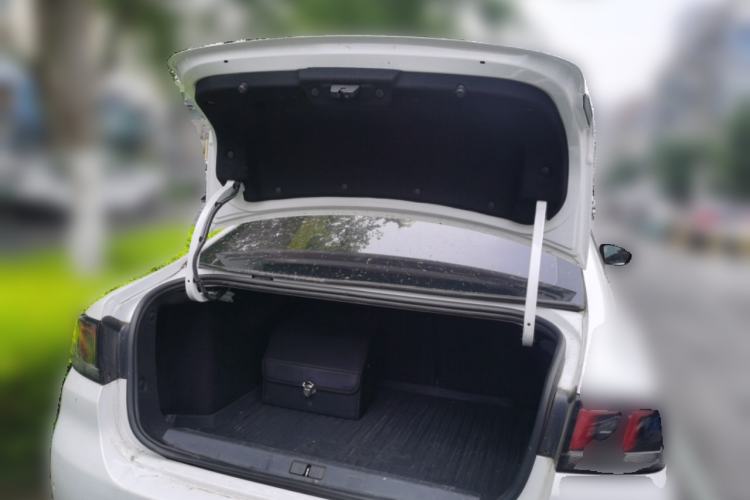 Used Peugeot 308 2016 1.6L Automatic Luxury Edition Trunk