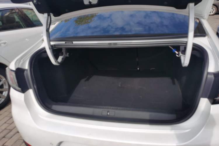 Used Peugeot 308 2016 1.6L Automatic Luxury Edition Trunk
