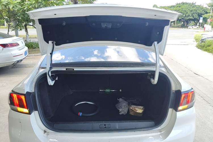 Used Peugeot 308 2016 1.6L Automatic Luxury Edition Trunk