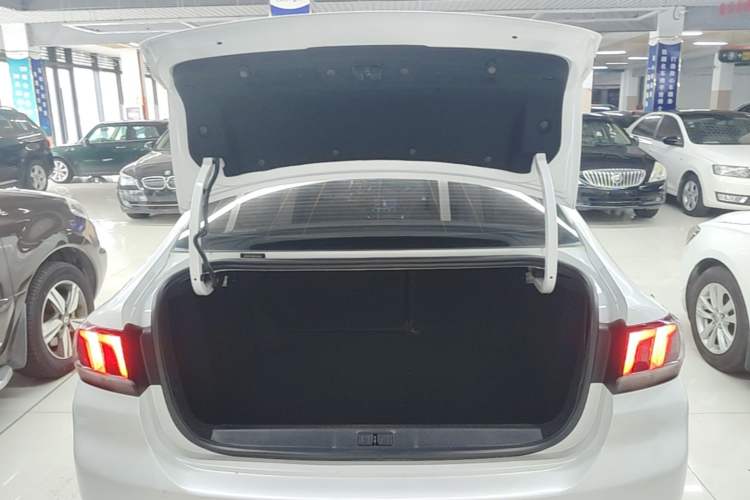 Used Peugeot 308 2016 1.6L Automatic Fashion Edition Trunk