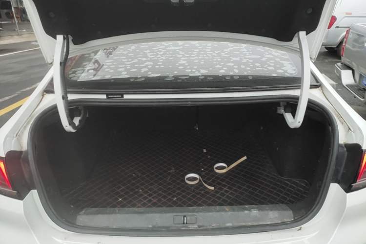 Used Peugeot 308 2016 1.6L Automatic Luxury Edition Trunk