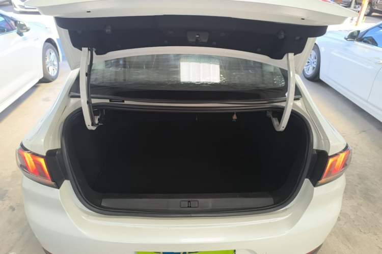 Used Peugeot 308 2016 1.6L Automatic Luxury Edition Trunk