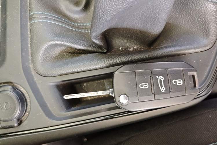 Used Peugeot 308 2016 1.6L Manual Fashion Edition Vehicle Key