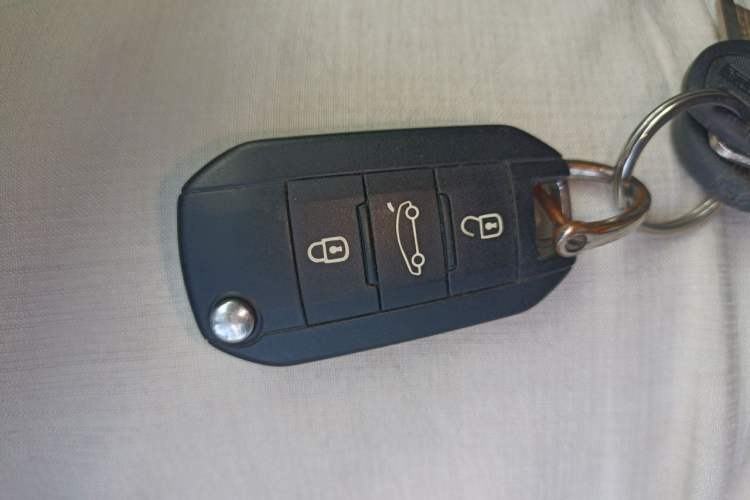 Used Peugeot 308 2016 1.6L Manual Fashion Edition Vehicle Key