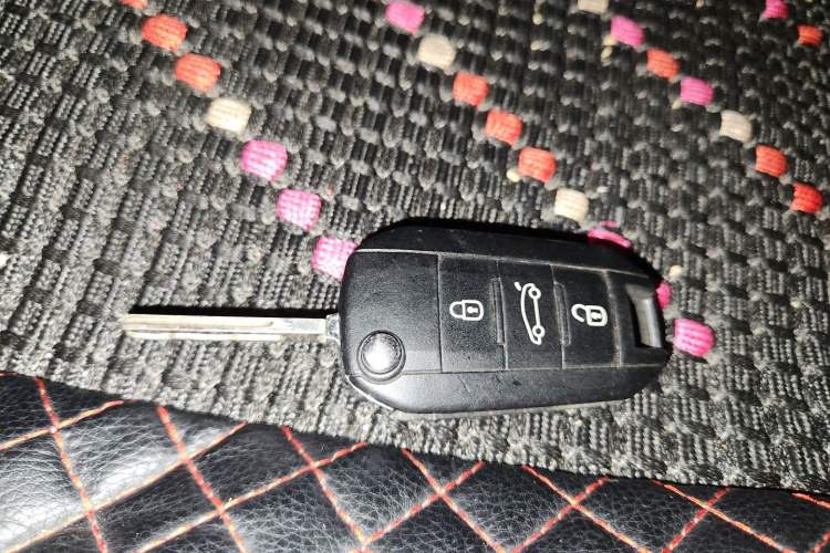 Used Peugeot 308 2016 1.6L Manual Fashion Edition Vehicle Key