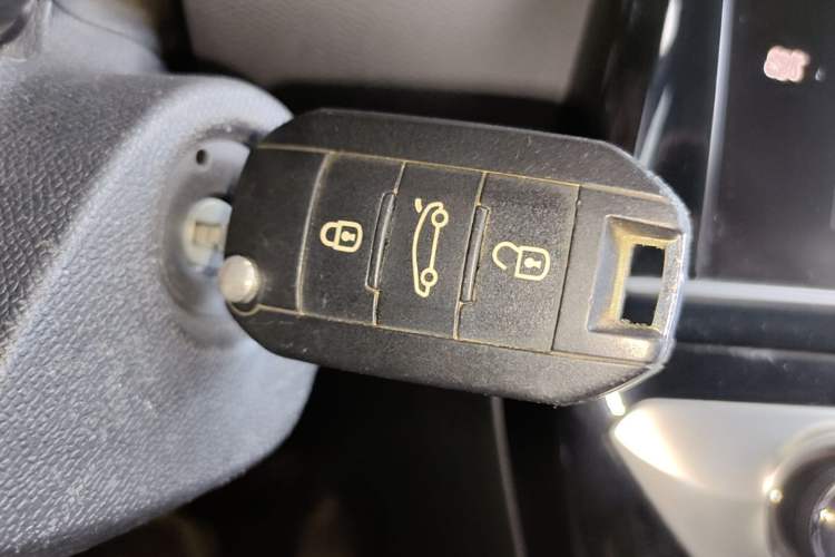 Used Peugeot 308 2016 1.6L Automatic Luxury Edition Vehicle Key