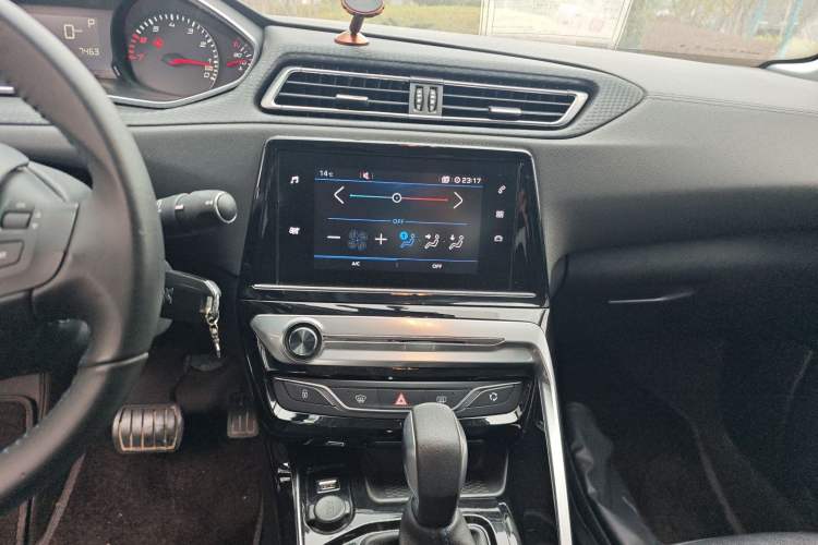 Used Peugeot 308 2018 1.6L Automatic Luxury Edition Audio And AC Panel