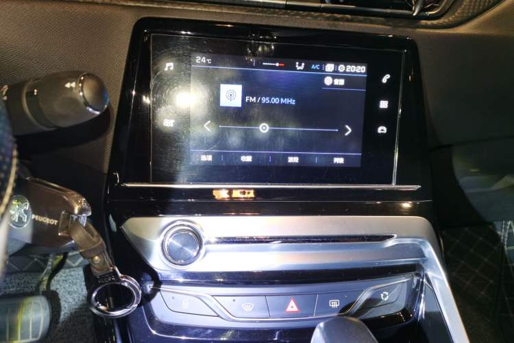 Used Peugeot 308 2018 1.6L Automatic Luxury Edition Audio And AC Panel