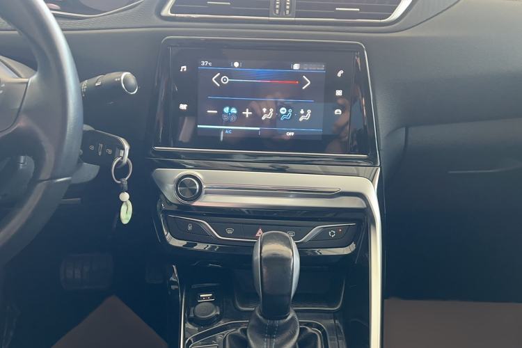 Used Peugeot 308 2018 230THP Automatic Luxury Edition Audio And AC Panel