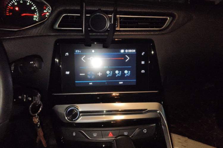 Used Peugeot 308 2018 1.6L Automatic Luxury Edition Audio And AC Panel