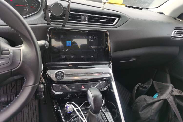Used Peugeot 308 2018 1.6L Automatic Luxury Edition Audio And AC Panel