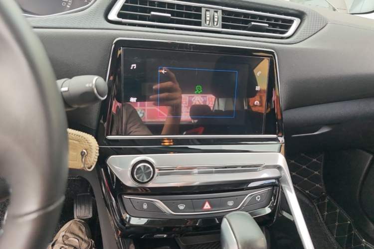 Used Peugeot 308 2018 1.6L Automatic Luxury Edition Audio And AC Panel