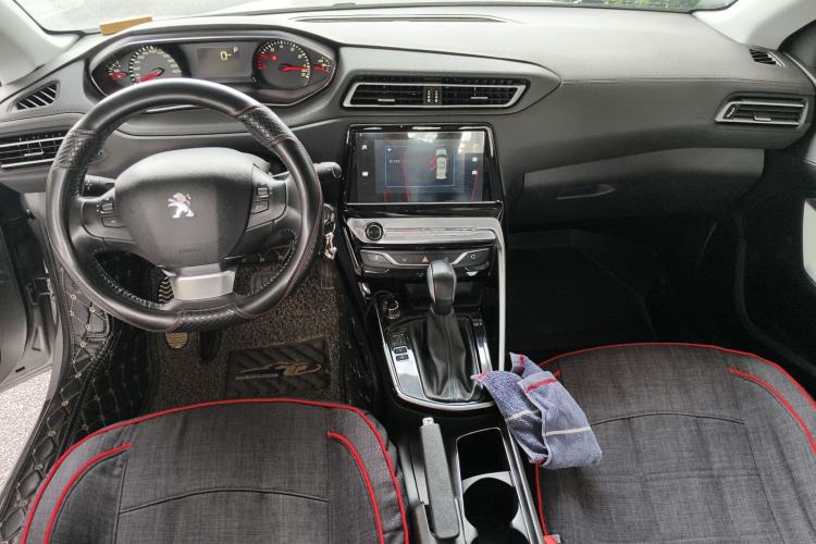 Used Peugeot 308 2018 1.6L Automatic Luxury Edition Center Console