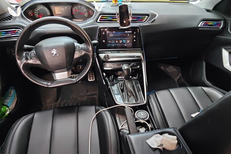 Used Peugeot 308 2018 1.6L Automatic Luxury Edition Center Console