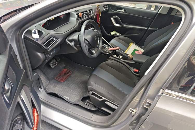 Used Peugeot 308 2018 1.6L Automatic Luxury Edition Driver Seat