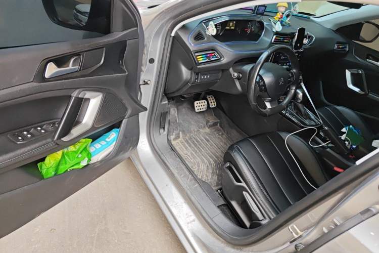 Used Peugeot 308 2018 1.6L Automatic Luxury Edition Driver Seat