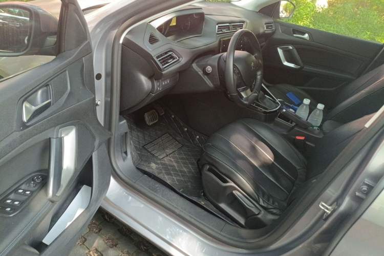Used Peugeot 308 2018 230THP Automatic Luxury Edition Driver Seat