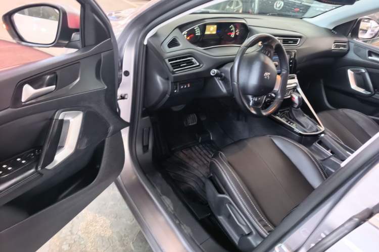 Used Peugeot 308 2018 1.6L Automatic Luxury Edition Driver Seat