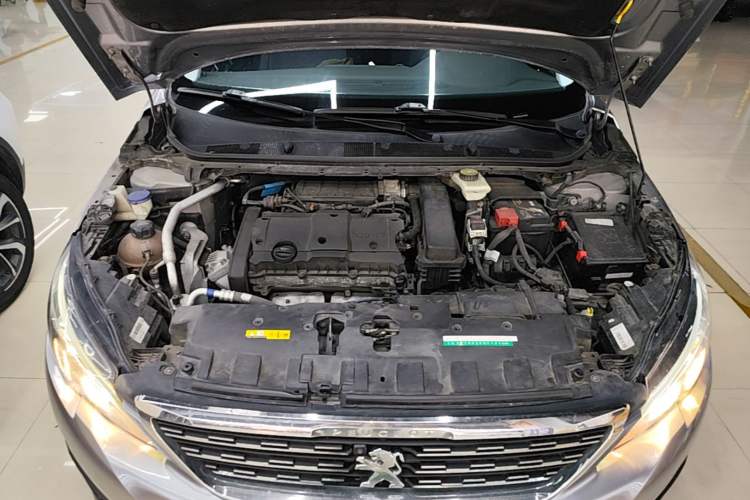 Used Peugeot 308 2018 1.6L Automatic Luxury Edition Engine Bay