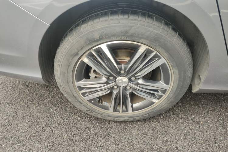 Used Peugeot 308 2018 1.6L Automatic Luxury Edition Exterior 5
