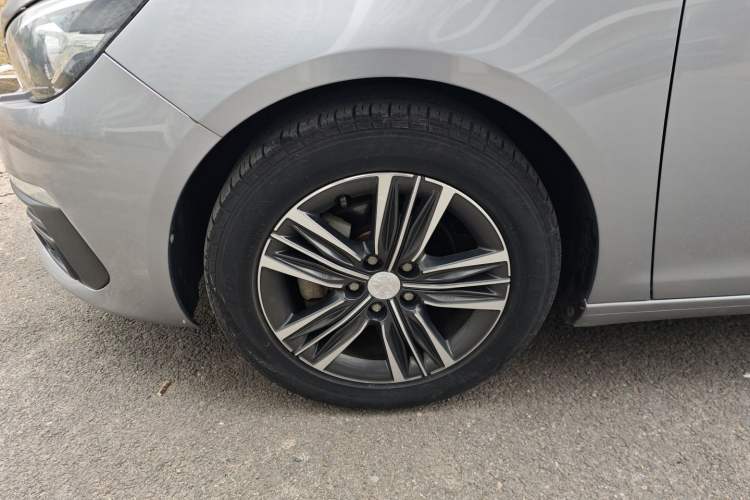 Used Peugeot 308 2018 1.6L Automatic Luxury Edition Exterior 7