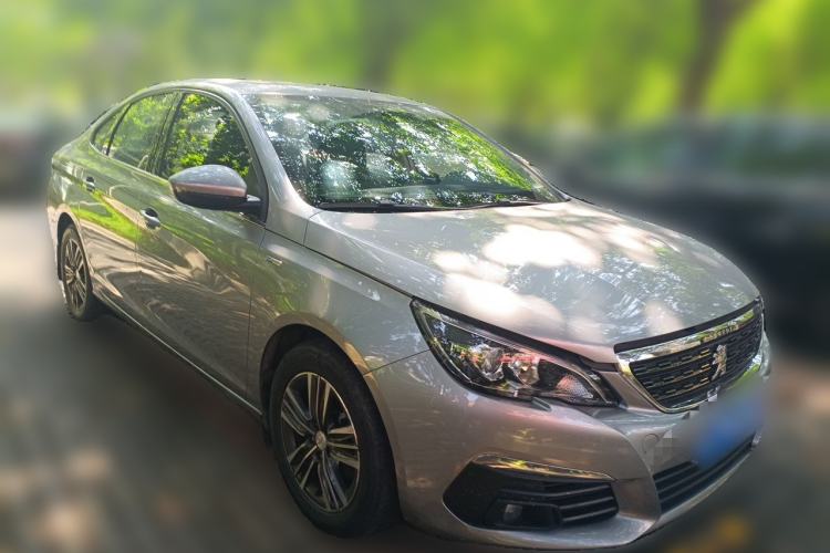 Used Peugeot 308 2018 230THP Automatic Luxury Edition Front Right 45 Deg