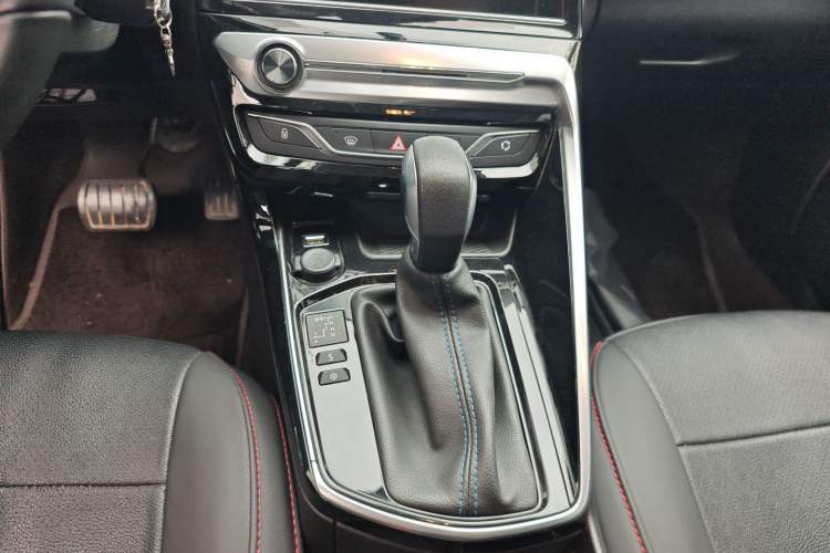 Used Peugeot 308 2018 1.6L Automatic Luxury Edition Gear Lever